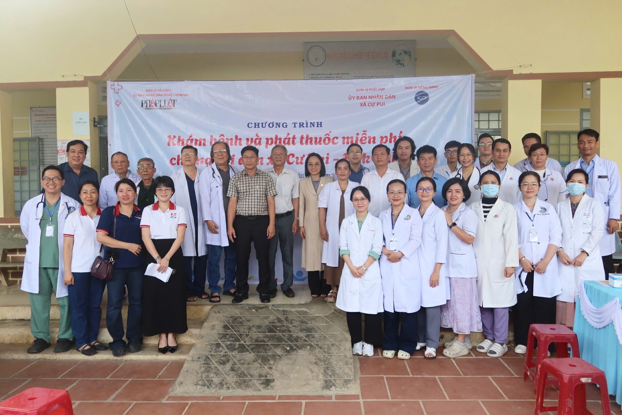 Chương trình Khám chữa bệnh miễn phí cho người dân xã Cư Pui
