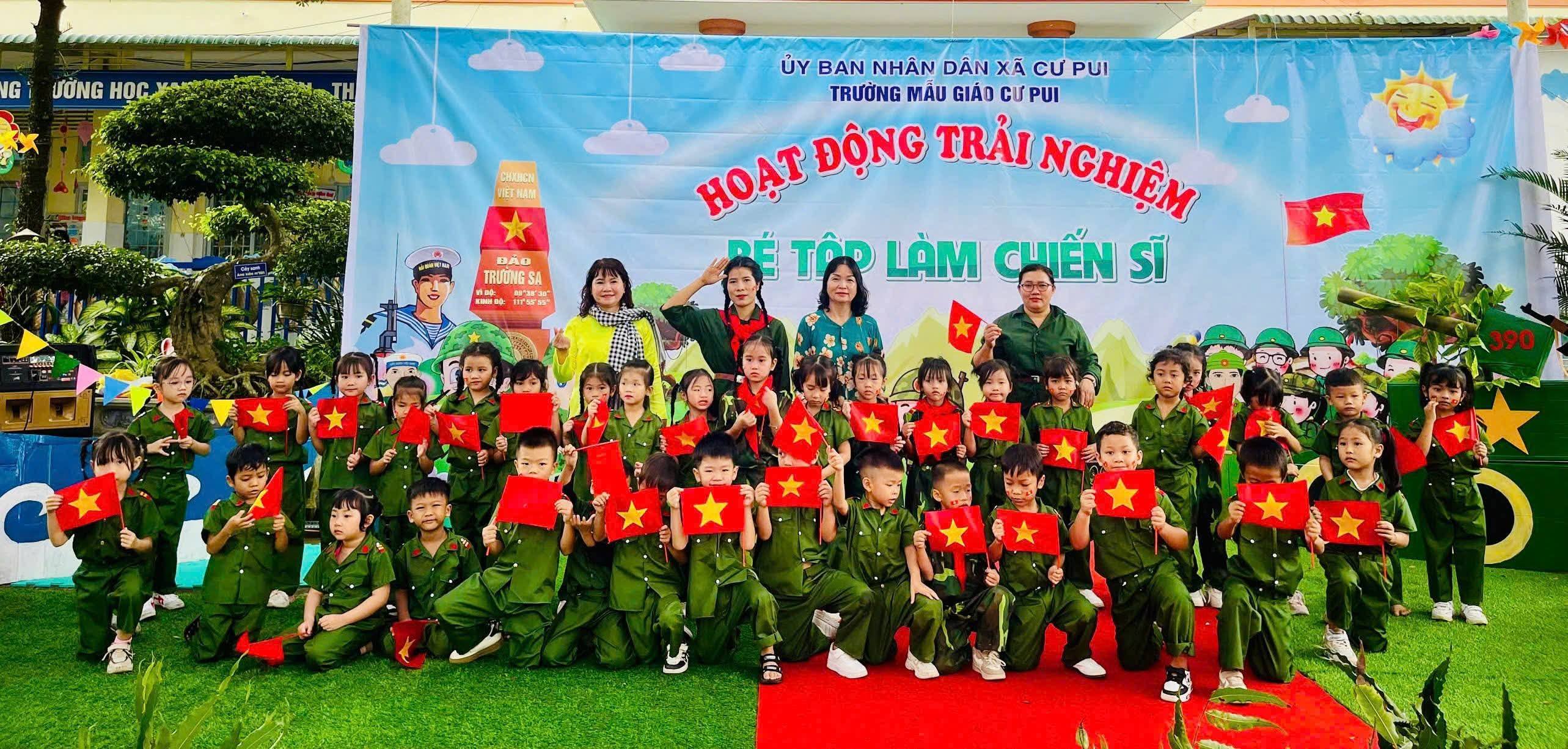 Trường mẫu giáo Cư Pui tổ chức hoạt động trải nghiệm “Tập làm chiến sĩ” cho trẻ