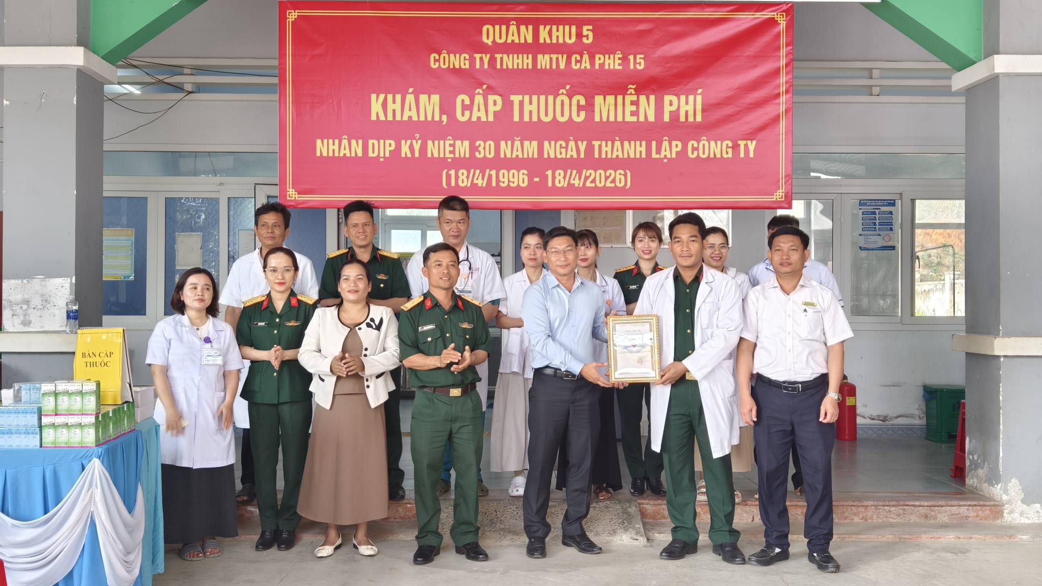 Hơn 200 lượt người dân xã Cư Pui được khám bệnh, cấp thuốc miễn phí