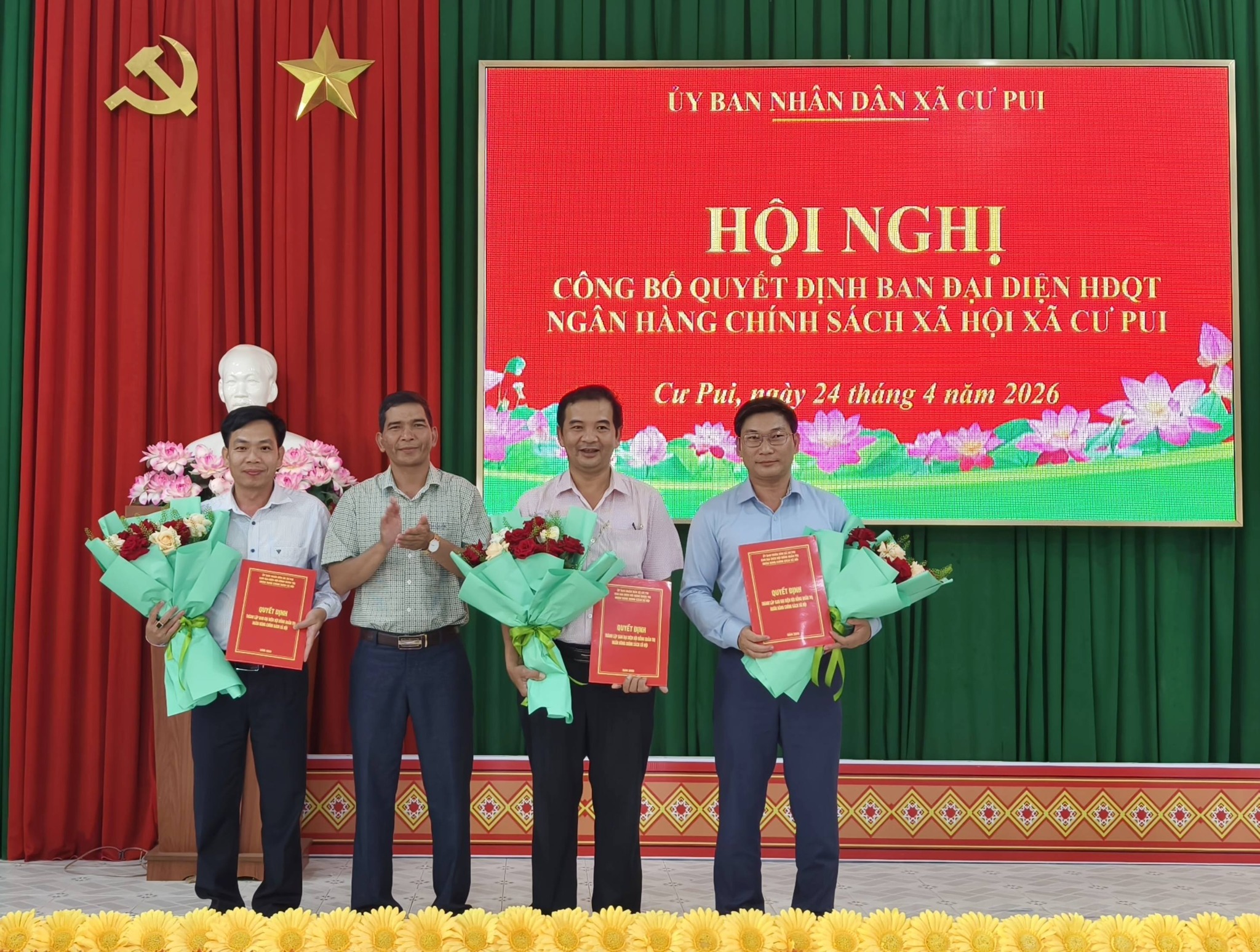 Công bố Quyết định thành lập Ban đại diện Hội đồng quản trị Ngân hàng Chính sách xã hội