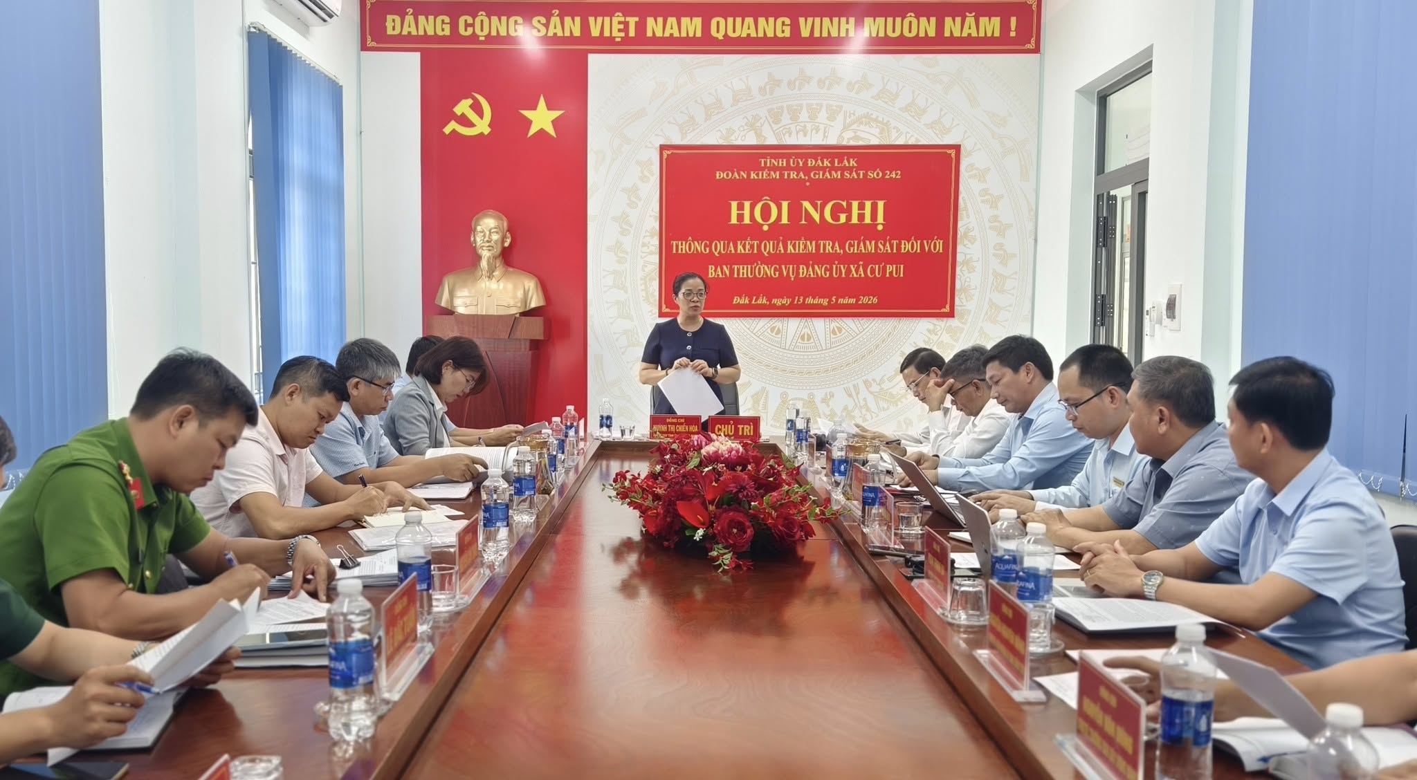 Đoàn kiểm tra, giám sát số 242 làm việc với Ban Thường vụ Đảng ủy xã Cư Pui